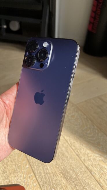 Apple iPhone: IPhone 14 Pro, Б/у, 128 ГБ, Deep Purple, Защитное стекло, Чехол, 84 %