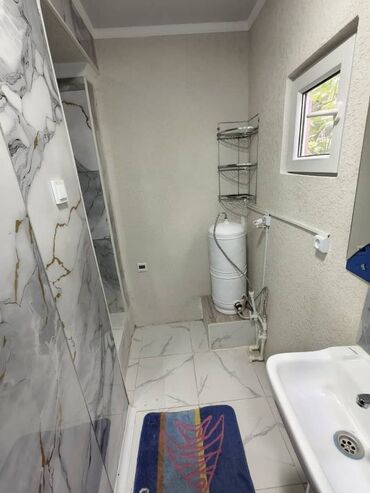 рассрочка аренда под следующим выкупом: 30 кв. м, 1 бөлмө, Унаа токтотуучу жай, Забор, тосулган