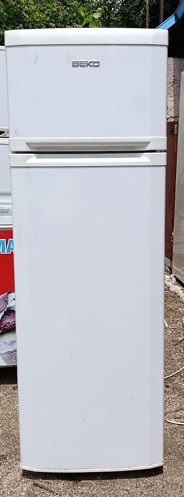 soyducu beko: Beko iki qapılı soyuducu - Üst hissədə dondurucu bölmə, metal rəf ilə — 1