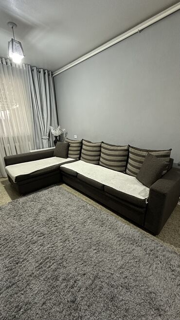 пошив чехлов на диваны: Угловой диван, цвет - Серый, Б/у