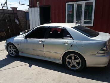 авто купит: Toyota Altezza: 2001 г., 2 л, Автоматические, Бензин, Седан