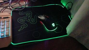 Другие аксессуары для компьютеров и ноутбуков: Razer sıçan altlığı satılır. İki gün istifadədə olub. Daha böyüyündən