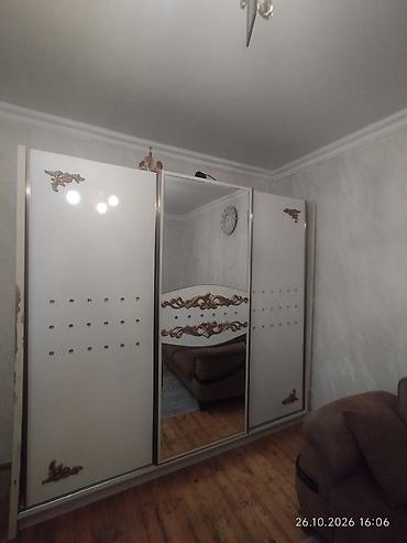 Yaxşı vəziyyətdədir.Real alıcı ilə yanında endirim olunacaq. Ağ rəngli