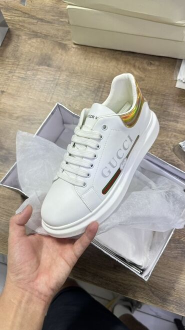 лоро пиано обувь женская летняя: Мужские кроссовки, 38, Gucci, Новый, цвет - Белый