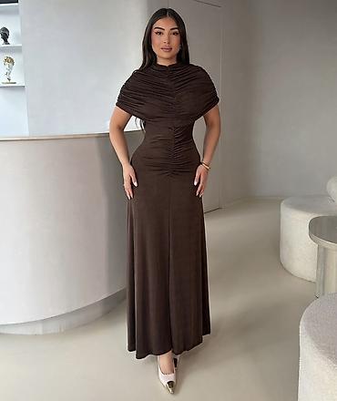 Haljine: ✅Elegantna duga večernja haljina sa efektom pelerine
✅2650 din — 6