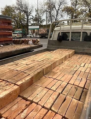 Кирпич полнотелый керамический, формат одинарный (примерно ?65 мм)