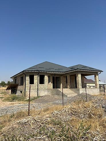 Продажа коттеджей и домов: Кочкор-Ата шаарында 5 бөлмөлүү үй сатылат. Жери 10 сотых,жер төлөсү 2 — 7