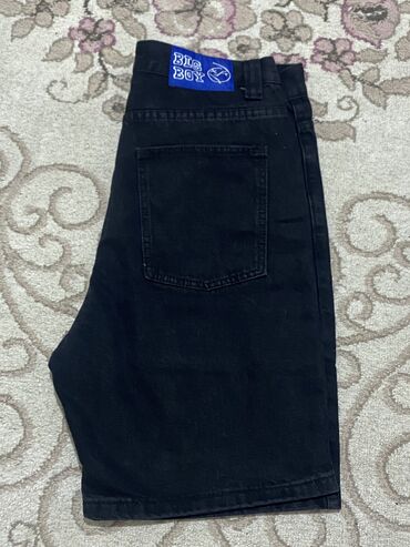 женские джинсовые шорты по колено: Джинсы и брюки, цвет - Черный, Новый