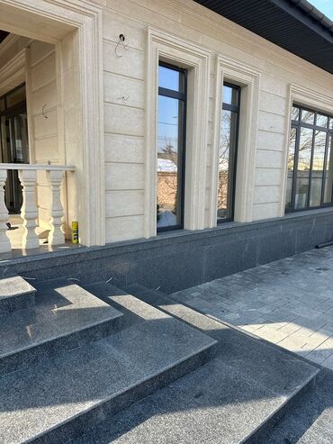 Фасадные гранитные плитки: Плиты из гранита оптом и в розницу для облицовки фасадов, ступеней или — 5