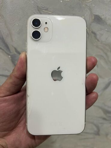Apple iPhone: IPhone 11, Б/у, 64 ГБ, Белый, Защитное стекло, Чехол, 69 %