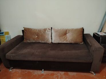Divan və masa dəstləri: Divan, İşlənmiş, Açılan, Parça, Çatdırılma yoxdur