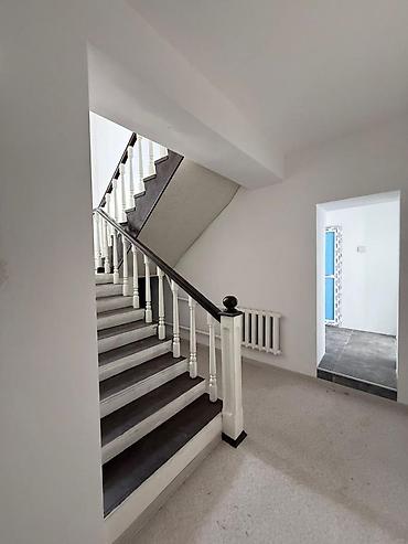 Долгосрочная аренда домов: 240 м², 8 комнат — 20