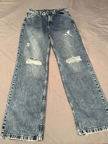 Cinslər: Hamısı klassik denim parçadandır, gündəlik və casual kombinasiyalara — 7