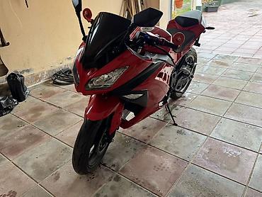 e60 guzgu: Idman üslublu yol motosikleti - Korpus: tam qapaqlı sport dizayn — 2