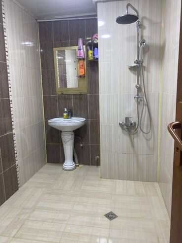 Uzunmüddətli kirayə mənzillər: Neftcilər metrosu Nazli sarayın yanınında mənzil kirayə verilir — 4