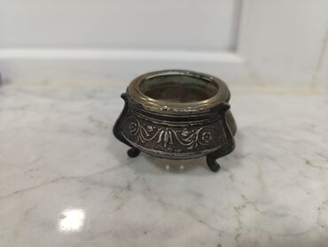dekor reqemler: Antik üslubda metal duzluq/kibrit qabı (kiçik qab) - Material: gümüşü