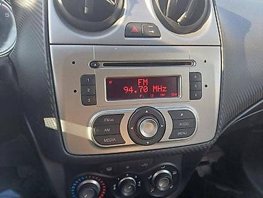 sansa mp3 player: RADO CD ZA ALFA ROMEO MITO | Radio Alfa Mito. Ispravan sa kodom. U — 1