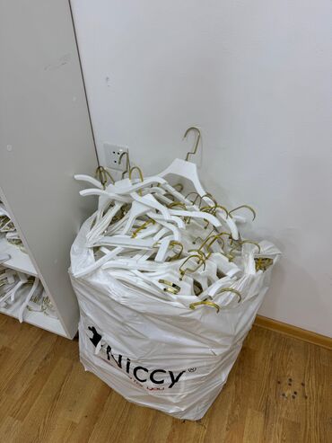 Stend vitrinləri: Stend vitrinləri — 10