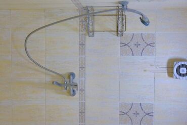 Отели и хостелы: Добро пожаловать в Domhostel города Каракол! Улица Алыбакова 144, обр — 12