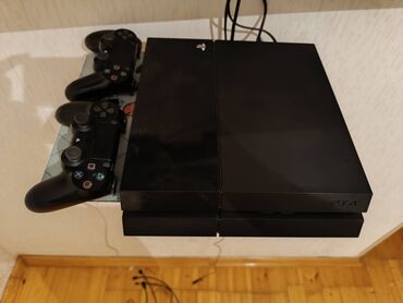 PS4 (Sony Playstation 4): PlayStation 4 500 GB prosivka model 9.00 versiya ev şəraitində