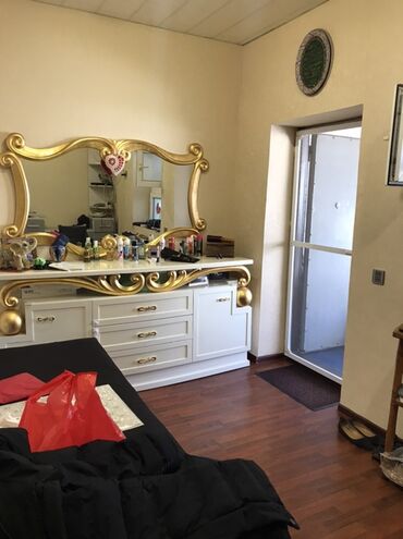 Həyət evləri və villaların satışı: Satılır: həyət evi (təmirli, həyətli sahə) - Plan: girişdə eyvanlı — 12