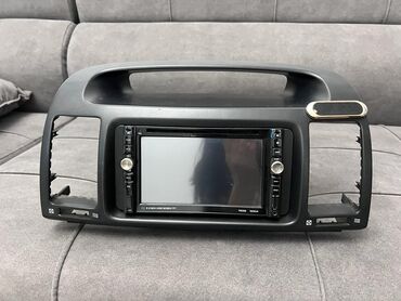 Аксессуары и тюнинг: Продаю Центральный консоль с монитором в идеальном состоянии на камри