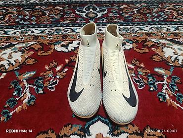 nike react: Продаются футбольные бутсы, Nike air zoom в желто оранжевом свете — 1