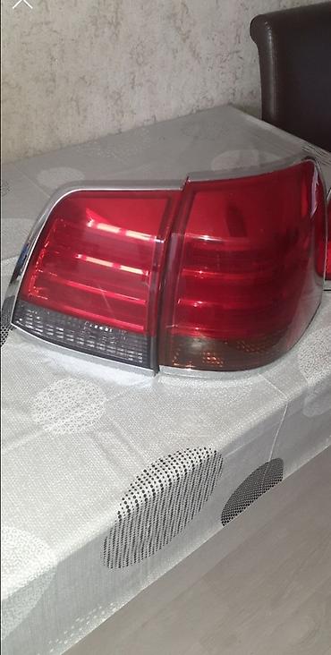 ceska satisi: Toyota Land Cruzer-200 (2008-2010) stop işıqlar. Üstdən — 2