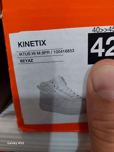 kinetix: Kinetix ağ rəngli uniseks idman ayaqqabısı (high-top) - Marka/model — 8