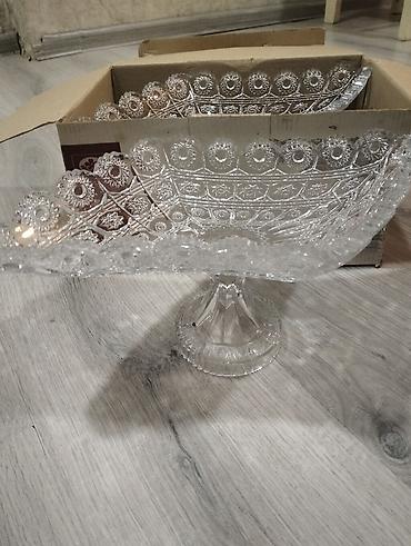 bayram: Kəsimli şüşə serving qabları – 2 ədəd dəstdə.2dene ayaqli şirniyat — 4