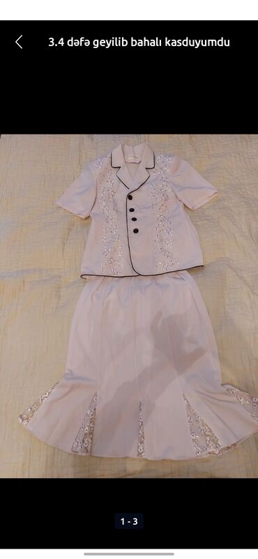 Ziyafət donları: Bu zərif qadın kokteyl donu parlaq qırmızı rəngdə və axıcı parça ilə — 10