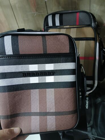 сумка клетчатая: Классическая сумка, Burberry, Материал: Искусственная кожа, Регулируемый ремень, Унисекс