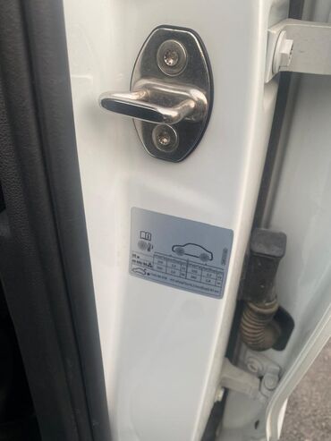 Volkswagen: Volkswagen Tiguan: 2021 г., 2 л, Автомат, Бензин, Кроссовер — 2