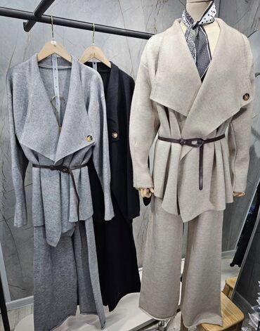 loreta пальто: Распродажа ‼️‼️‼️ Только до 1ноября 📍Киевская/Советская ТРЦ