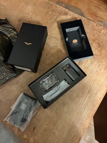 Vertu: Vertu Constellation, < 2 GB Memory Capacity, rəng - Qara, İki sim kartlı — 9