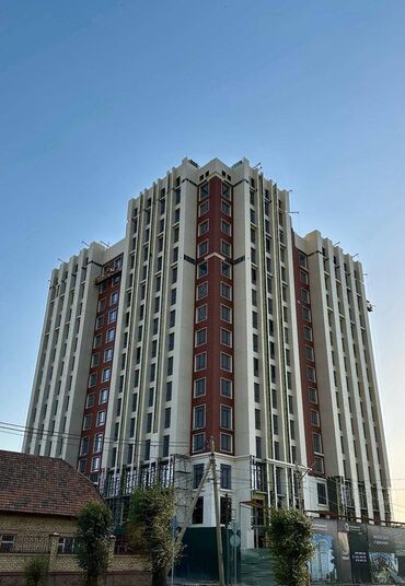 элитный дом ош: 2 бөлмө, 80 кв. м, Элитка, 4 кабат, ПСО (өзү оңдоп түзөтүп бүтүү үчүн)