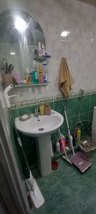 Kişi ayaqqabıları: Satilir rakovina tulpan ve quzgu birlikde 55 m .işlenmiş yaxşi