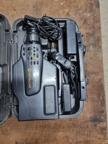 Видеокамеры: Продаю видеокамеру Hitachi VM-2480E в очень хорошем состоянии только — 6