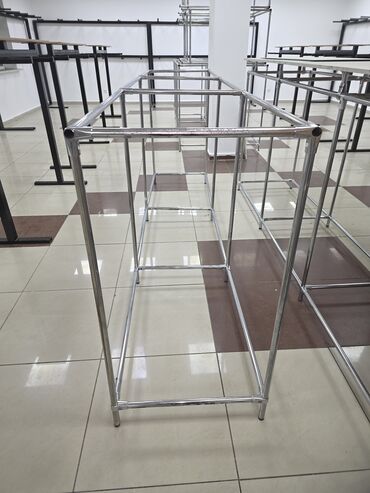 Стеллажи: Островные каркасы/чтилажи/столы для выкладки товара из хромированной — 2