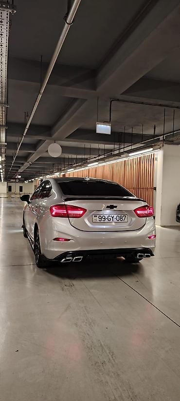cruz dice: Chevrolet Cruze RS – sport paketli sedan Xüsusiyyətlər: - Korpus — 5
