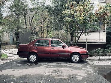 Продажа авто: Volkswagen Vento: 1992 г., 1.8 л, Механика, Бензин, Седан — 1