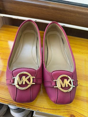 yay baletkaları: Michael Kors qadın baletkaları - Model: MK loqolu baletka (klassik — 3