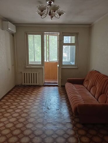 сниму место: 2 комнаты, 43 м², 104 серия, 2 этаж, Старый ремонт