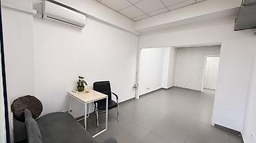 аренда мест бишкек: Аренда офисов, 30 м², В бизнес центре, 1 линия — 3
