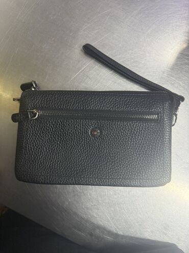 барсетка кожаная: Срочно Мужская кожаная кошелька чистый кожа покупал за 8 тыс почти