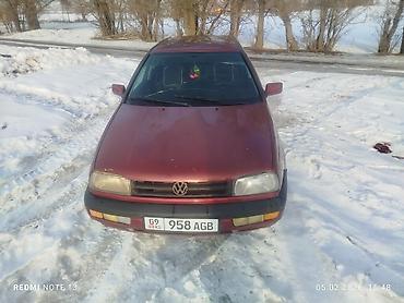 Volkswagen: Volkswagen Vento (седан, поколение на базе Golf III) Цвет: бордовый — 2