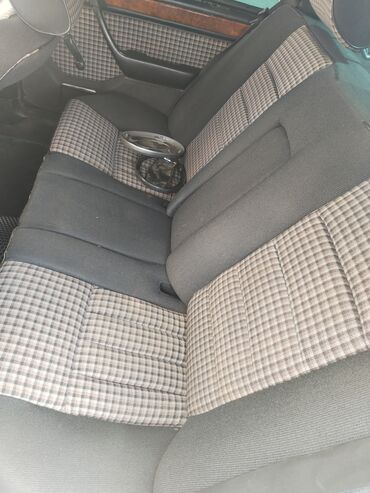 Mercedes-Benz: Mercedes-Benz 230: 2.3 l | 1989 il Sedan