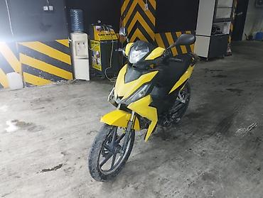 elektrik skuterlər: Məhsul: Sarı-qara rəngli skuter tipli motosiklet Təsvir: - Idman — 6