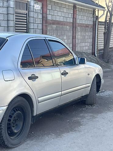 Другие автомобили: Продается Мерседес Лупарик чистый Старый завоз не путайт Год 1995 — 2