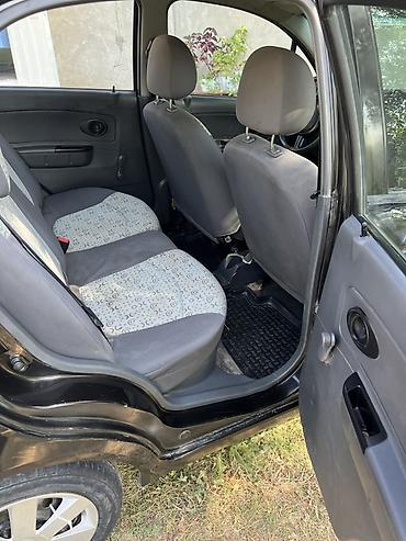 маленькие электро машины: Chevrolet Spark: 2009 г., Механика, Бензин, Хэтчбэк — 6